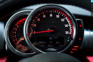 '16 JCW gauges detail