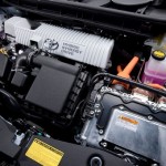 2013 Prius V engine picture